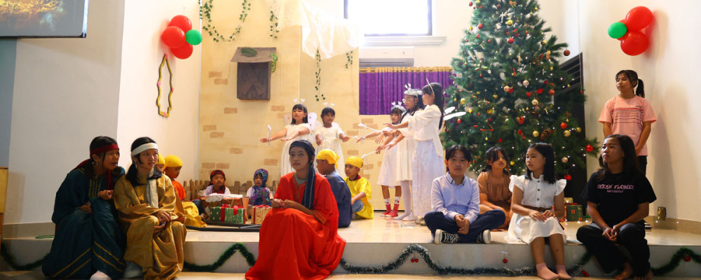 CSR PIK2 RAYAKAN NATAL BERSAMA ANAK GEREJA KRISTUS TELUKNAGA