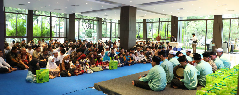 SANTUNAN DAN BUKA PUASA BERSAMA SANTRIWAN DAN SANTRIWATI YATIM PIATU DARI YAYASAN NURUL HIDAYAH KECAMATAN KAPUK