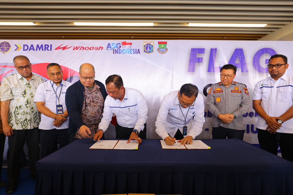 PENANDATANGANAN NOTA KESEPAHAMAN JR CONNEXION PIK2 - STASIUN KCIC