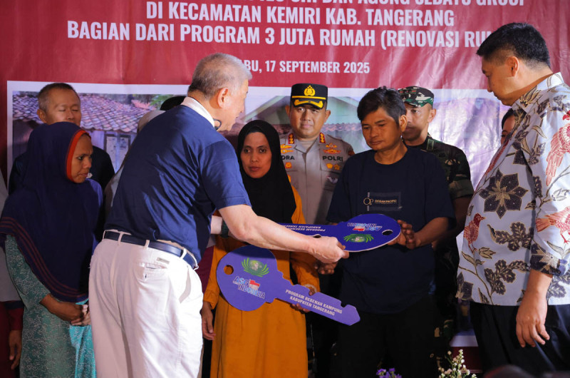 SERAH TERIMA KUNCI PROGRAM RENOVASI RUMAH MERAH PUTIH