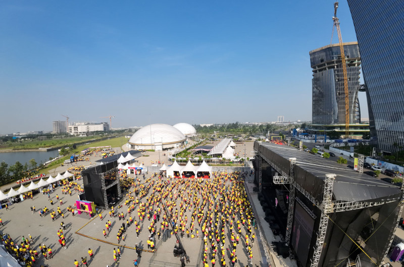 RIBUAN PELARI PADATI SPIKE AIRDOME PIK2, HERMINA RUN 2026 JADI AJANG SEHAT PENUH ENERGI